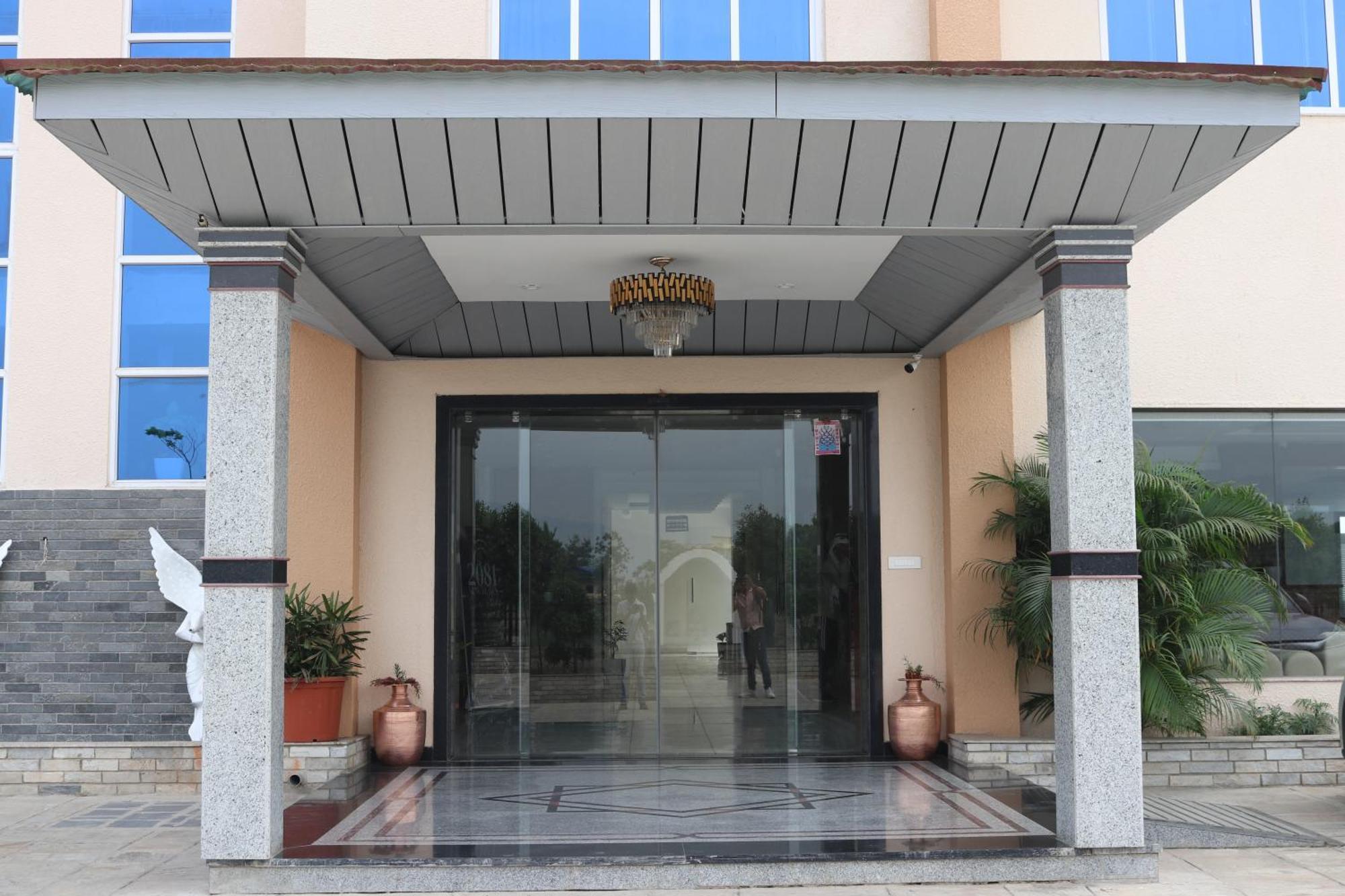 Galaxy Garden Resort Bharatpur  Bagian luar foto