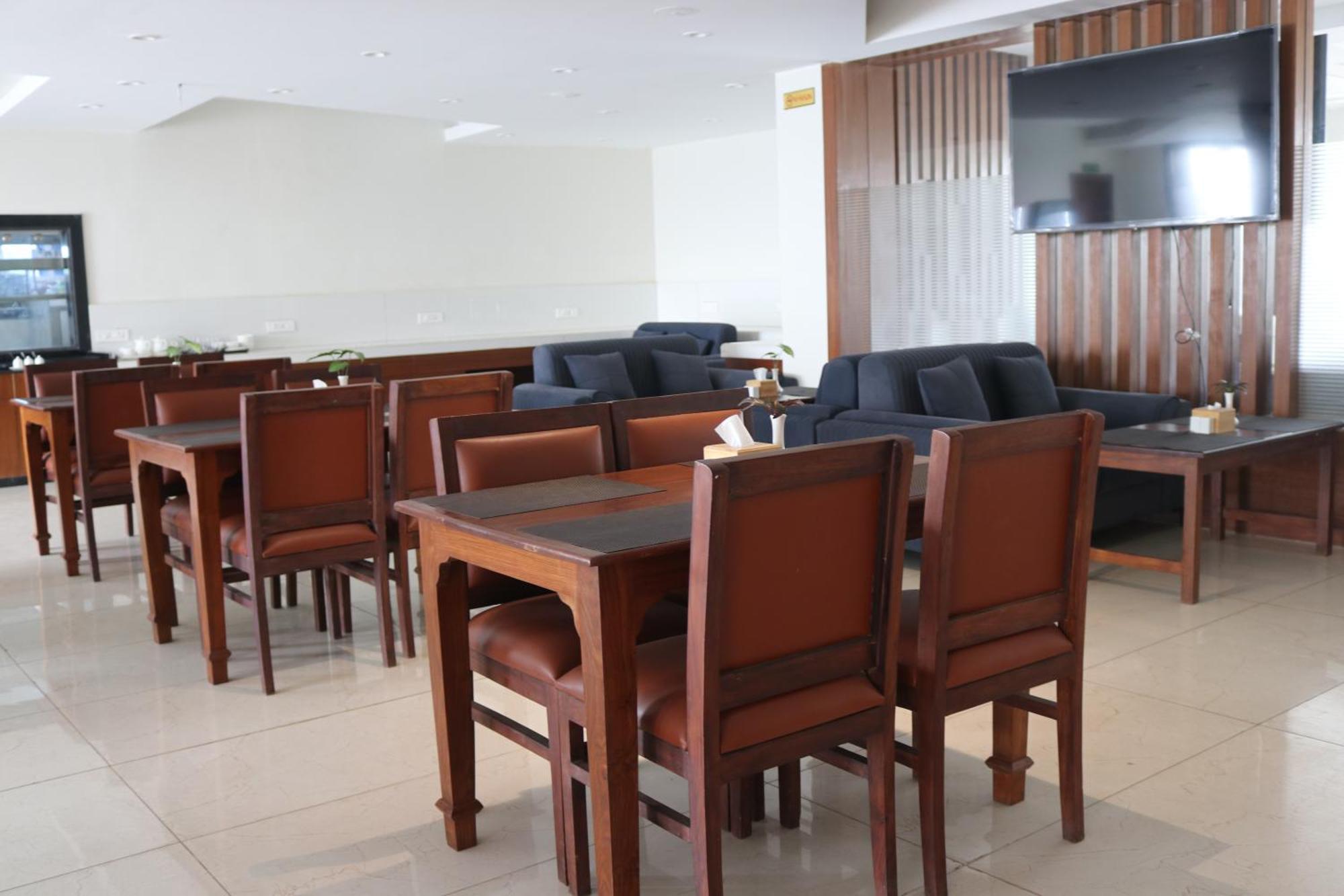 Galaxy Garden Resort Bharatpur  Bagian luar foto