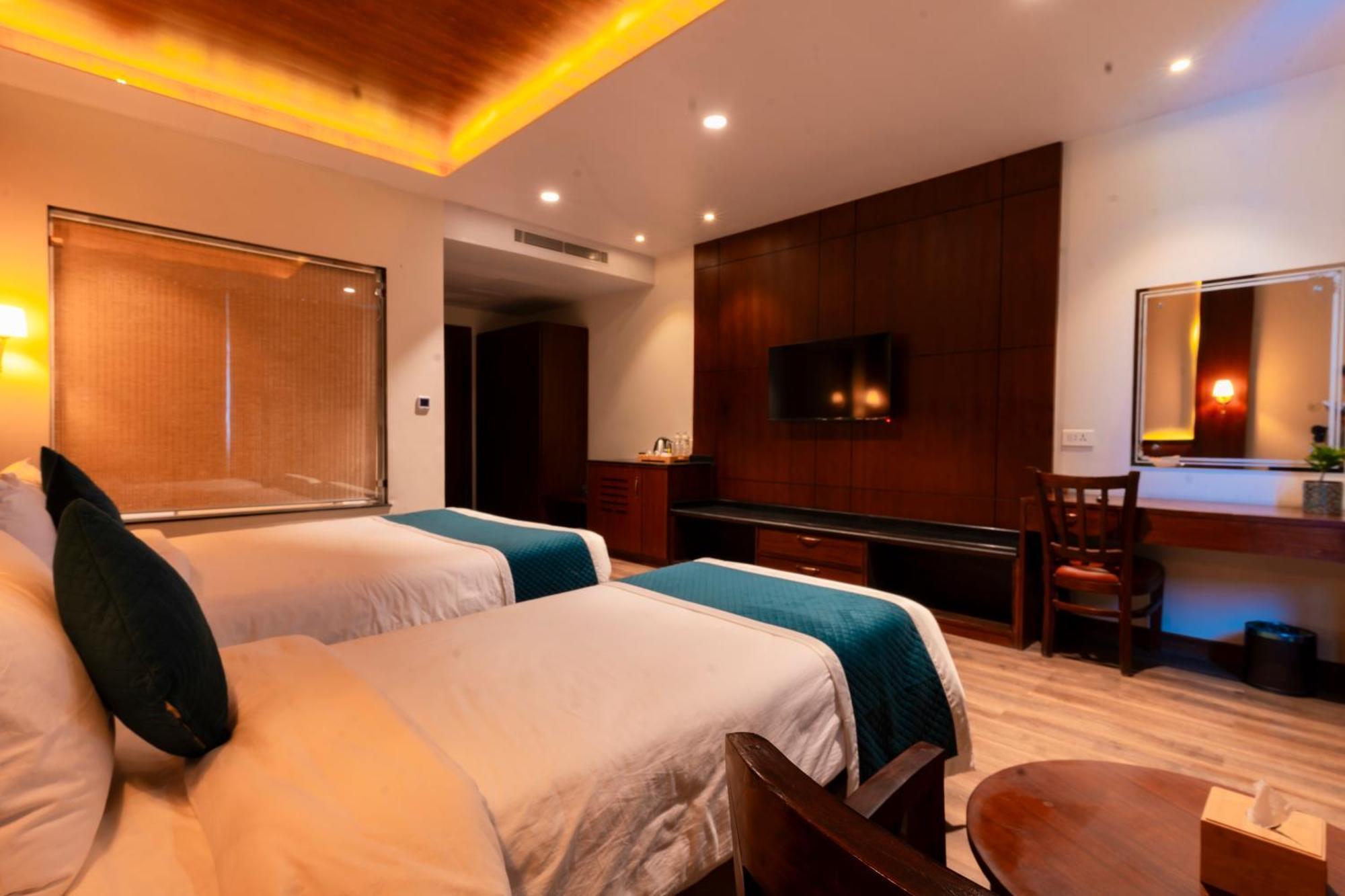 Galaxy Garden Resort Bharatpur  Bagian luar foto