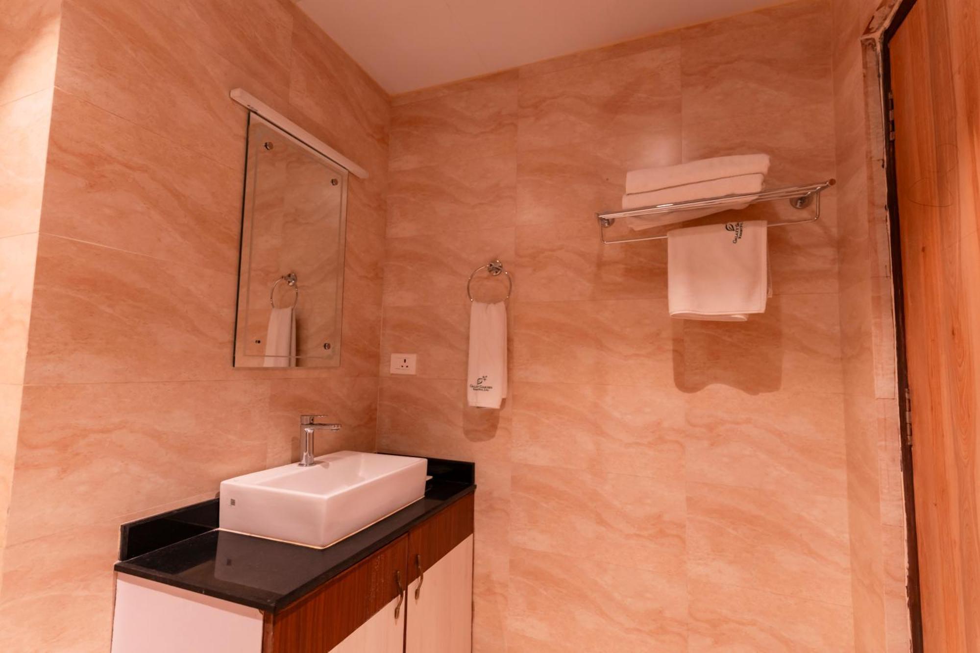 Galaxy Garden Resort Bharatpur  Bagian luar foto